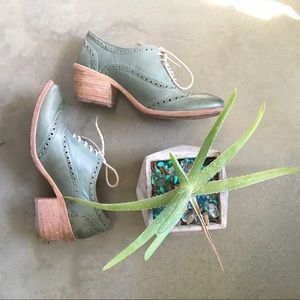 frye maggie wingtip oxfords
